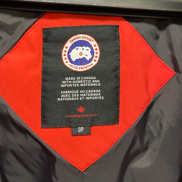 Canada Goose Red Ski & Snow Jacket - Picture 6 of 16